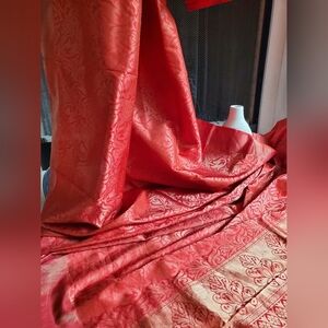 NEXT TO NEW VERMILLION RED ZARI  SELF EMBOSSED PATTERN PURE SILK KANJIVA…